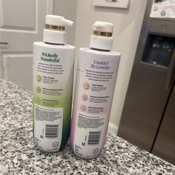 Olay X Wicked Serum Body Wash Elphaba and Glinda Editions Limited Edition Scents - Picture 9 of 10